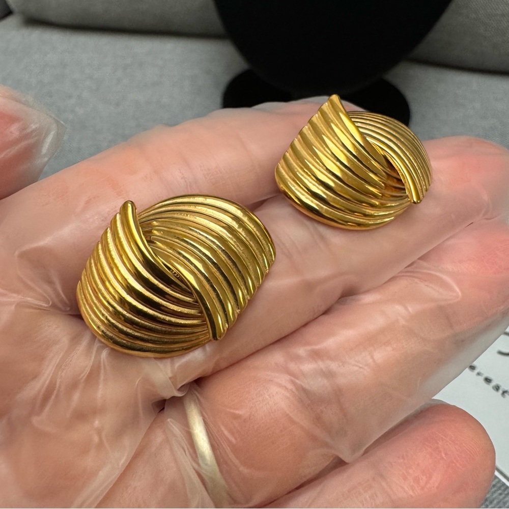 ✨Vintage Amelia Gold Earrings |StainlessSteel 18K PVD Gold tone GOODREVIEW - Picture 9 of 15